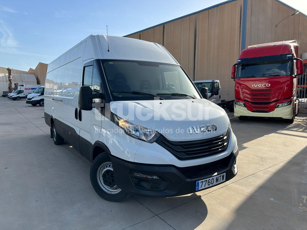 IVECO DAILY 35S16 F 16M3 - Koffer Transporter: das Bild 2 IVECO DAILY 35S16 F 16M3 - Koffer Transporter: das Bild 2