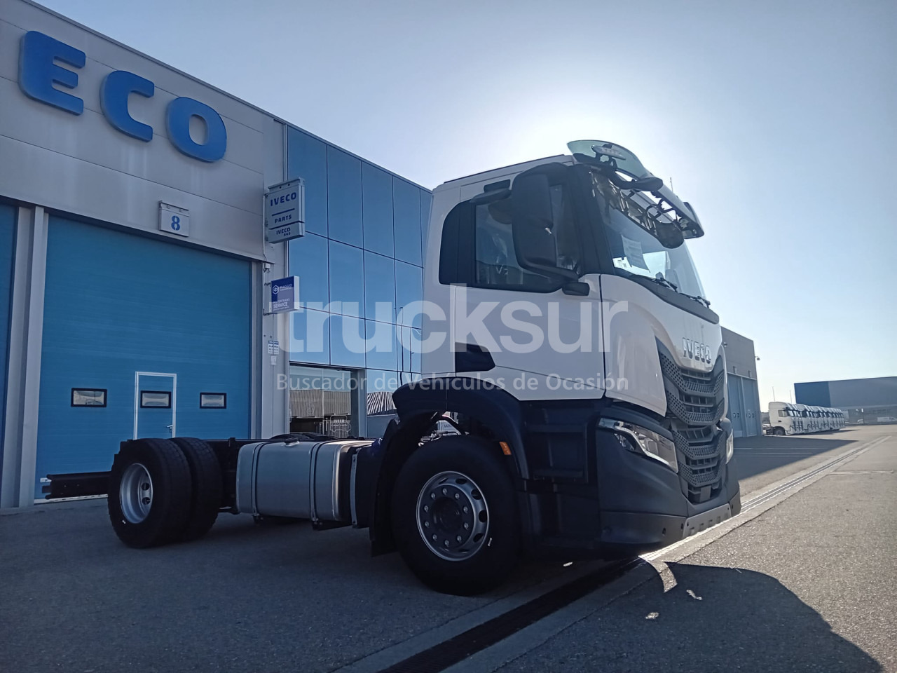 IVECO X-WAY 420 - Fahrgestell LKW: das Bild 2 IVECO X-WAY 420 - Fahrgestell LKW: das Bild 2