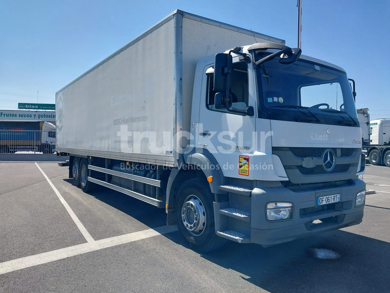 MERCEDES AXOR 2529 ejes 6x2*4 - Koffer LKW: das Bild 2 MERCEDES AXOR 2529 ejes 6x2*4 - Koffer LKW: das Bild 2
