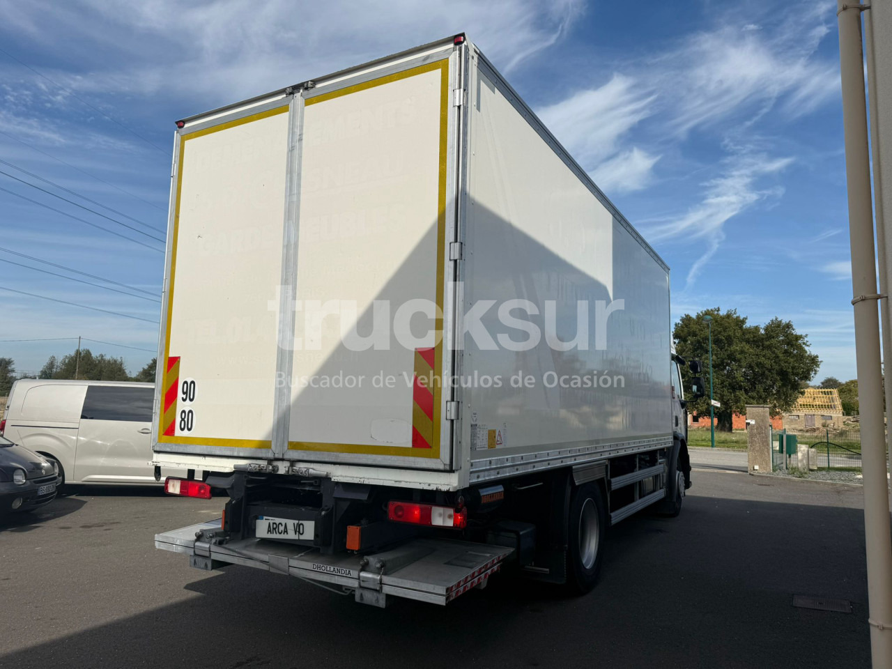RENAULT D320.18 - Koffer LKW: das Bild 4 RENAULT D320.18 - Koffer LKW: das Bild 4