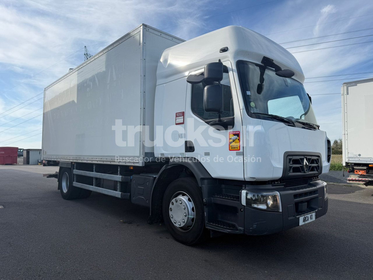 RENAULT D320.18 - Koffer LKW: das Bild 2 RENAULT D320.18 - Koffer LKW: das Bild 2