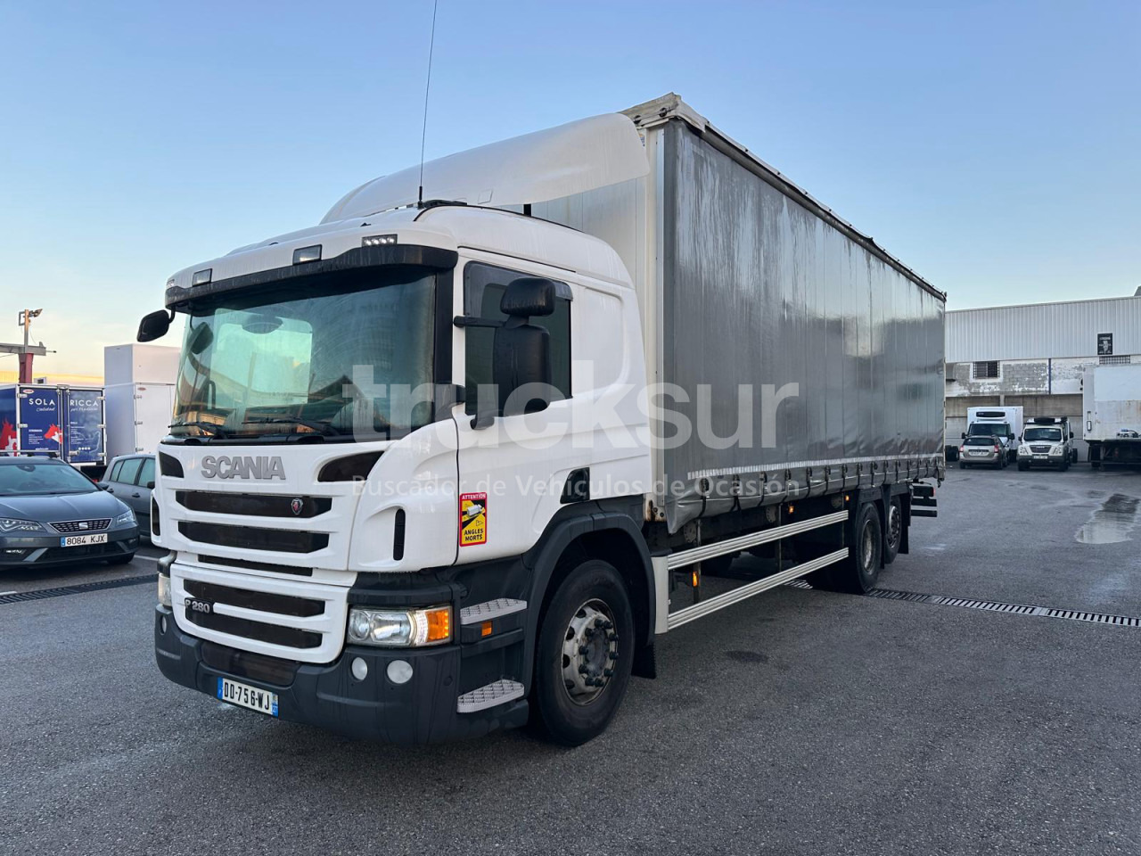 SCANIA P280.26 ejes 6x2*4 - Plane LKW: das Bild 1 SCANIA P280.26 ejes 6x2*4 - Plane LKW: das Bild 1