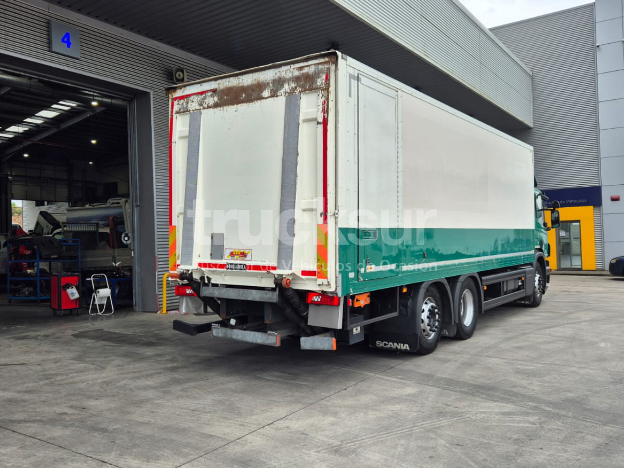 SCANIA P320.26 ejes 6x2*4 - Plane LKW: das Bild 4 SCANIA P320.26 ejes 6x2*4 - Plane LKW: das Bild 4