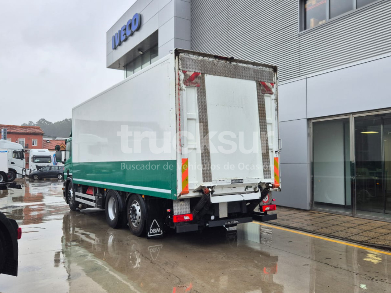SCANIA P320.26 ejes 6x2*4 - Koffer LKW: das Bild 4 SCANIA P320.26 ejes 6x2*4 - Koffer LKW: das Bild 4