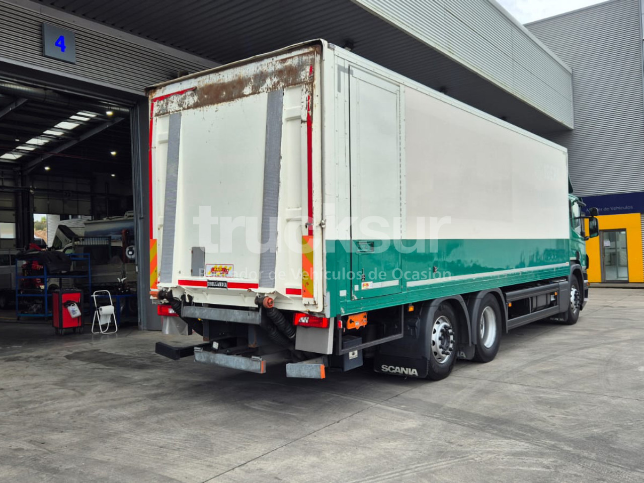 SCANIA P320.26 ejes 6x2*4 - Plane LKW: das Bild 3 SCANIA P320.26 ejes 6x2*4 - Plane LKW: das Bild 3