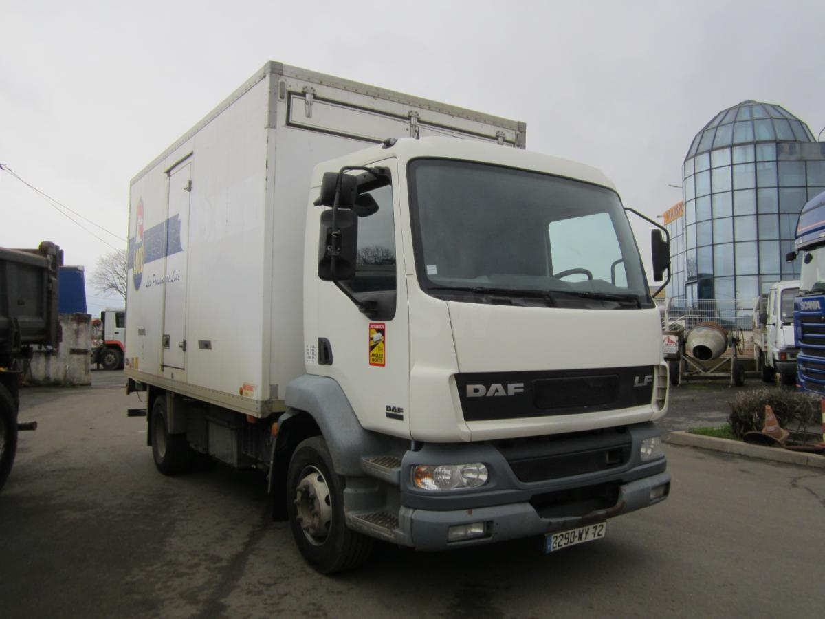 DAF LF 220 - Tiertransporter LKW: das Bild 2 DAF LF 220 - Tiertransporter LKW: das Bild 2