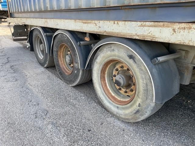 Fruehauf - Pritschenauflieger/ Plattformauflieger: das Bild 3 Fruehauf - Pritschenauflieger/ Plattformauflieger: das Bild 3
