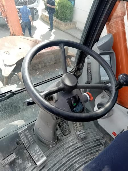 Hitachi ZAXIS 140W - Mobilbagger: das Bild 4 Hitachi ZAXIS 140W - Mobilbagger: das Bild 4