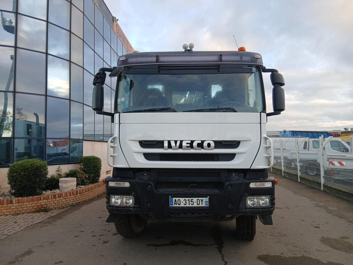 Iveco Trakker - Abrollkipper: das Bild 2 Iveco Trakker - Abrollkipper: das Bild 2