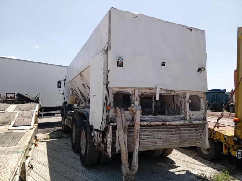 Renault Kerax - LKW: das Bild 2 Renault Kerax - LKW: das Bild 2