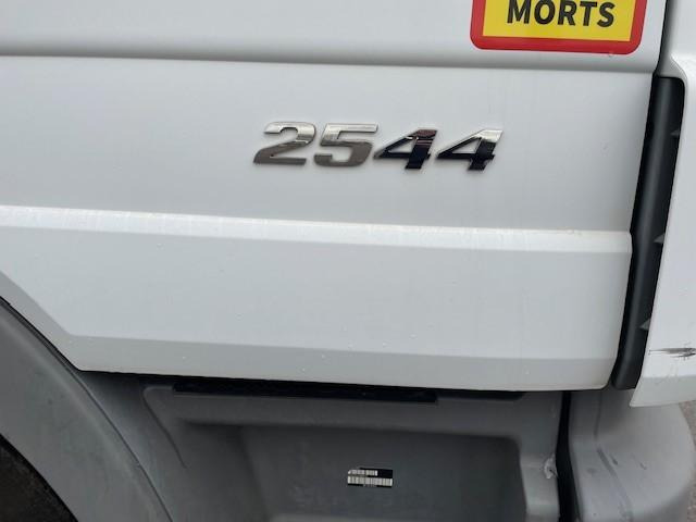 Mercedes Actros 2544 - Abrollkipper: das Bild 3 Mercedes Actros 2544 - Abrollkipper: das Bild 3