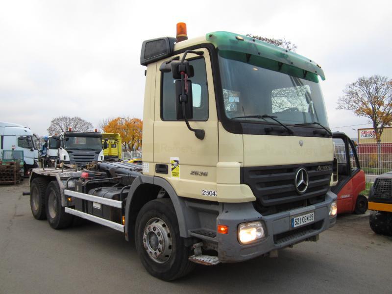 Mercedes Actros 2636 - Abrollkipper: das Bild 1 Mercedes Actros 2636 - Abrollkipper: das Bild 1