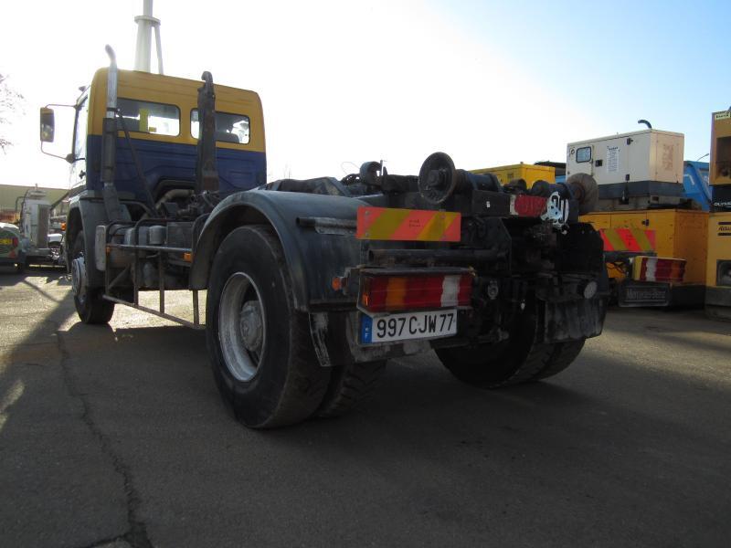 Abrollkipper Mercedes Atego 1823: das Bild 8