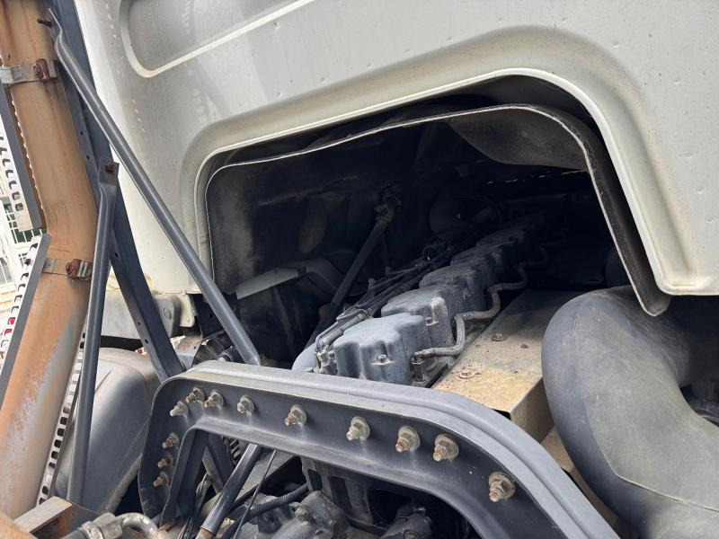 Kipper Renault Kerax 340: das Bild 8