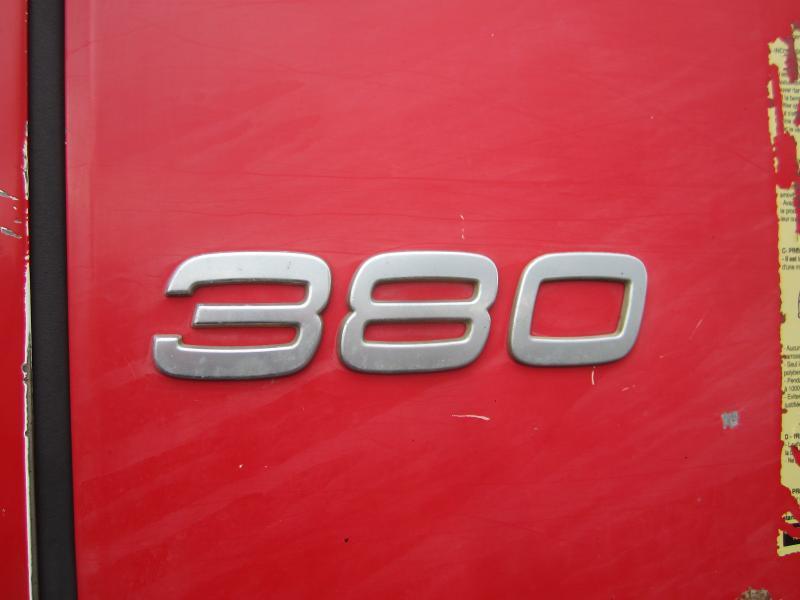Volvo FM12 380 - Abrollkipper: das Bild 2 Volvo FM12 380 - Abrollkipper: das Bild 2