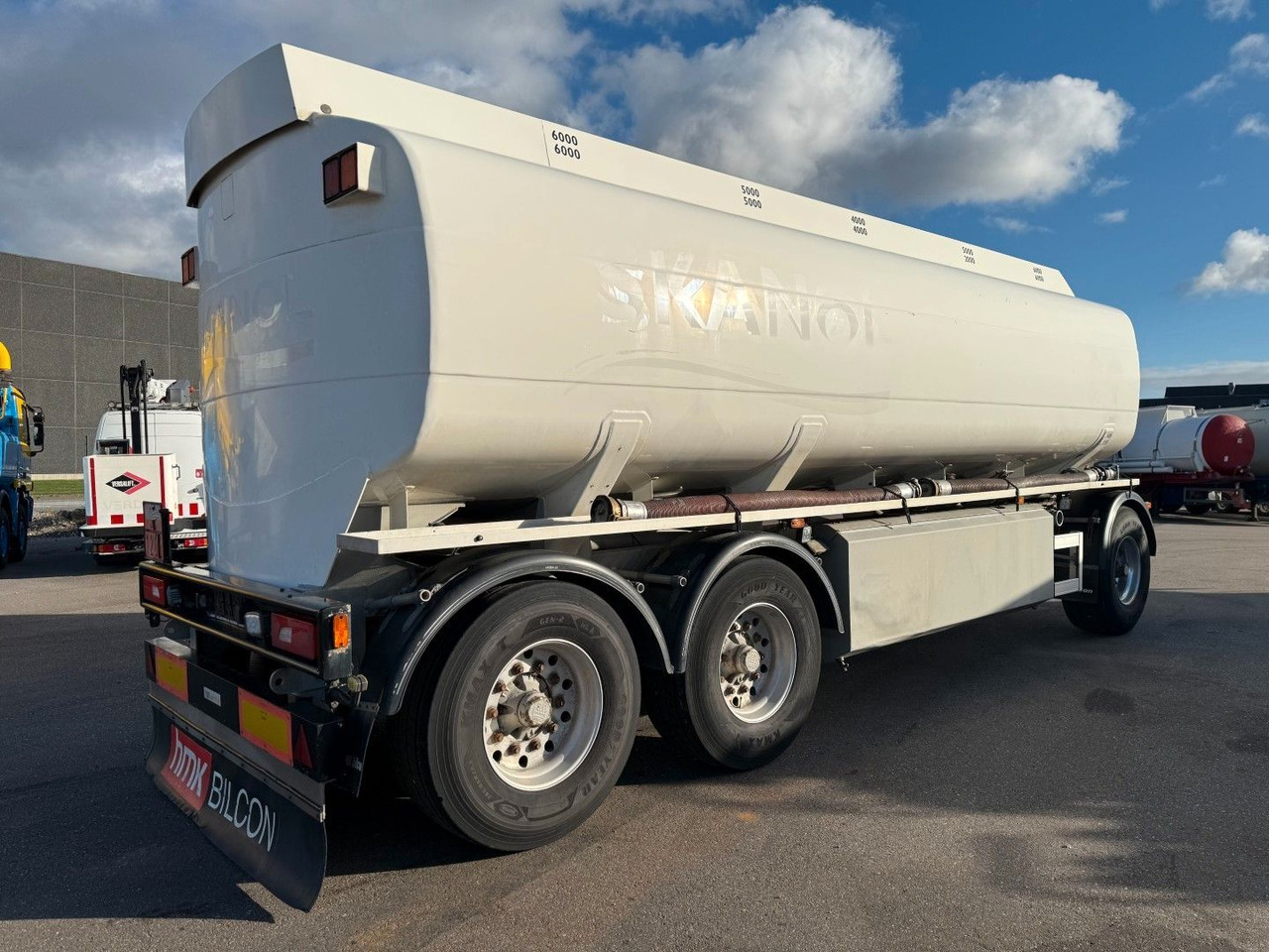 HMK Bilcon 27.000 l. ADR Tank 5 compartment - Tankanhänger: das Bild 3 HMK Bilcon 27.000 l. ADR Tank 5 compartment - Tankanhänger: das Bild 3