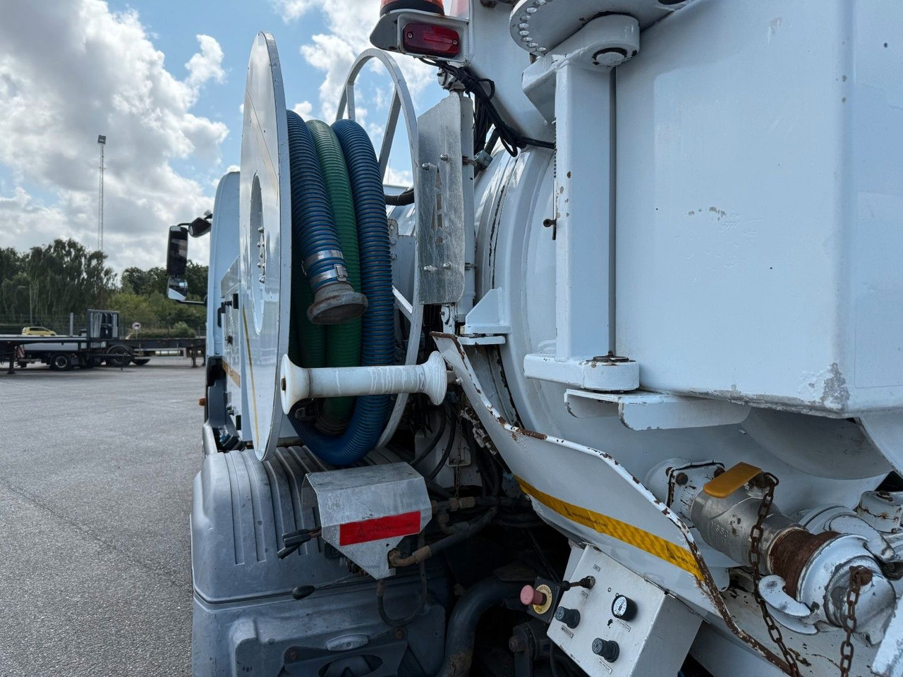 Saug-/ Spülfahrzeug Mercedes-Benz Atego 1323 RHD Euro 6 Hvidtved Larsen Cityflex: das Bild 13