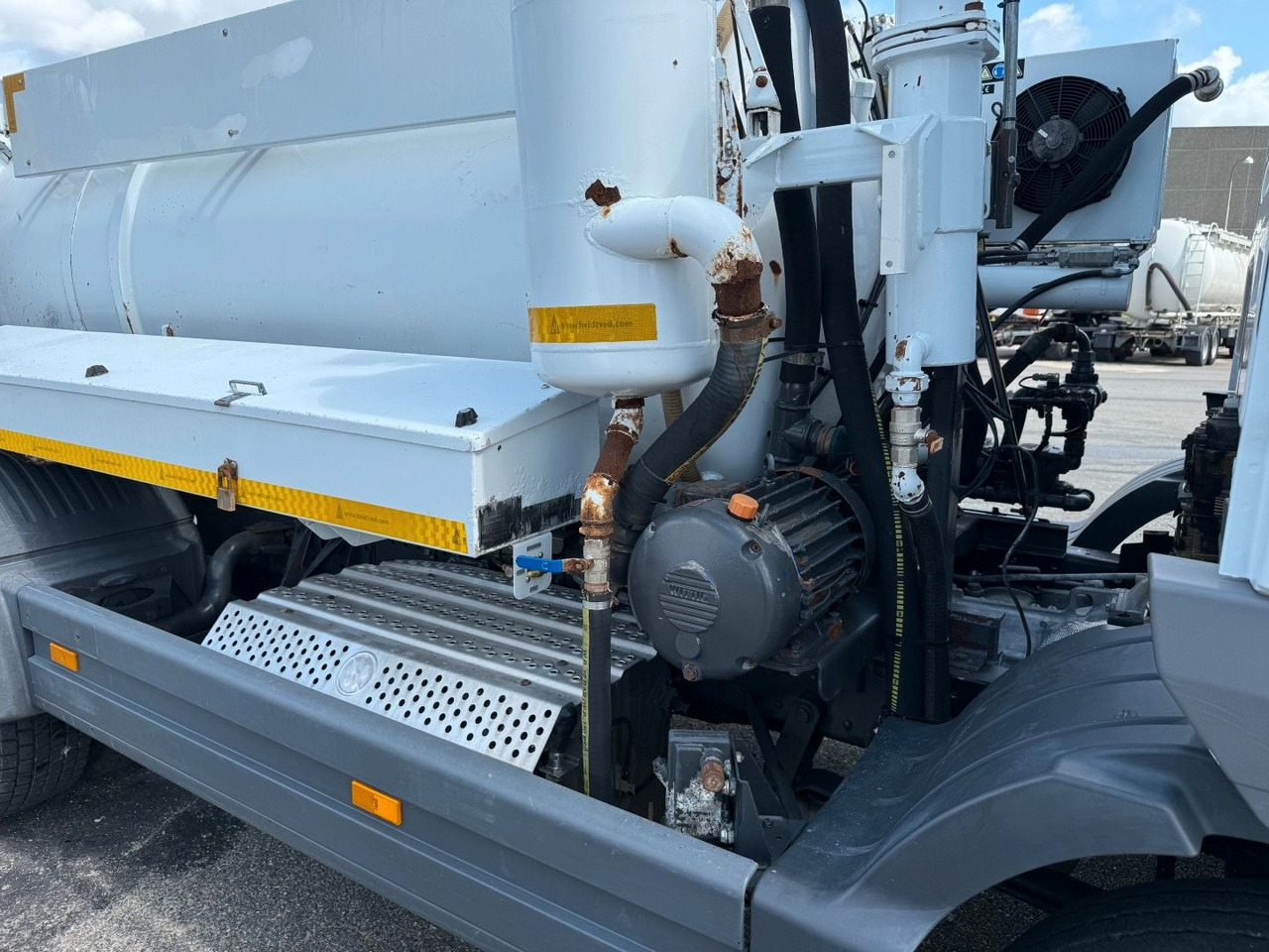 Saug-/ Spülfahrzeug Mercedes-Benz Atego 1323 RHD Euro 6 Hvidtved Larsen Cityflex: das Bild 11