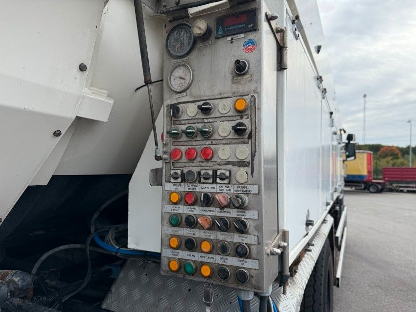 Saug-/ Spülfahrzeug Scania P380 LB 6x24 Hvidtved Larsen FlexLine 310: das Bild 12 Saug-/ Spülfahrzeug Scania P380 LB 6x24 Hvidtved Larsen FlexLine 310: das Bild 12