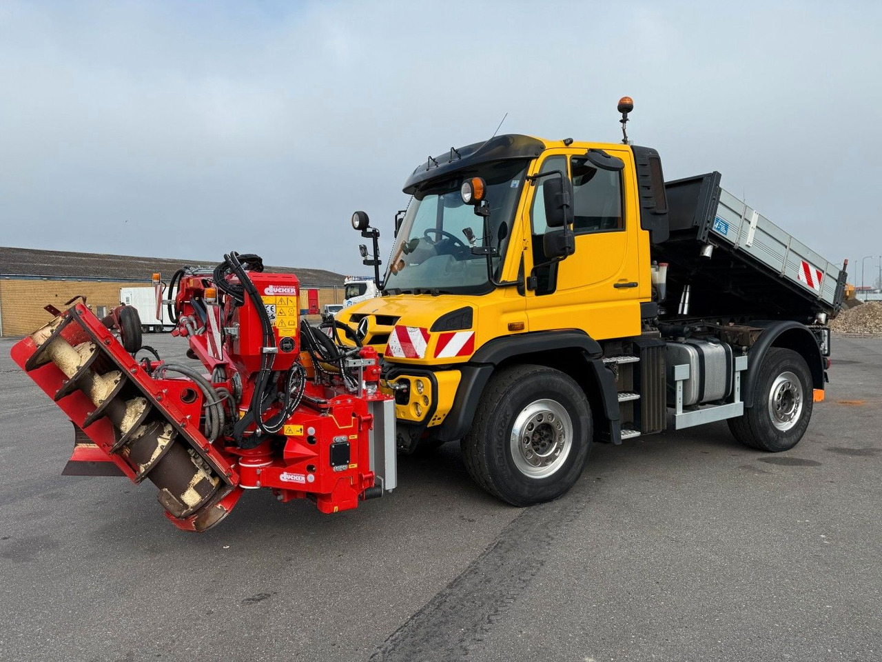 Unimog U427 4x4 Tipper / Kipper / Dücker Fräse BRS 15 - Kipper: das Bild 1 Unimog U427 4x4 Tipper / Kipper / Dücker Fräse BRS 15 - Kipper: das Bild 1