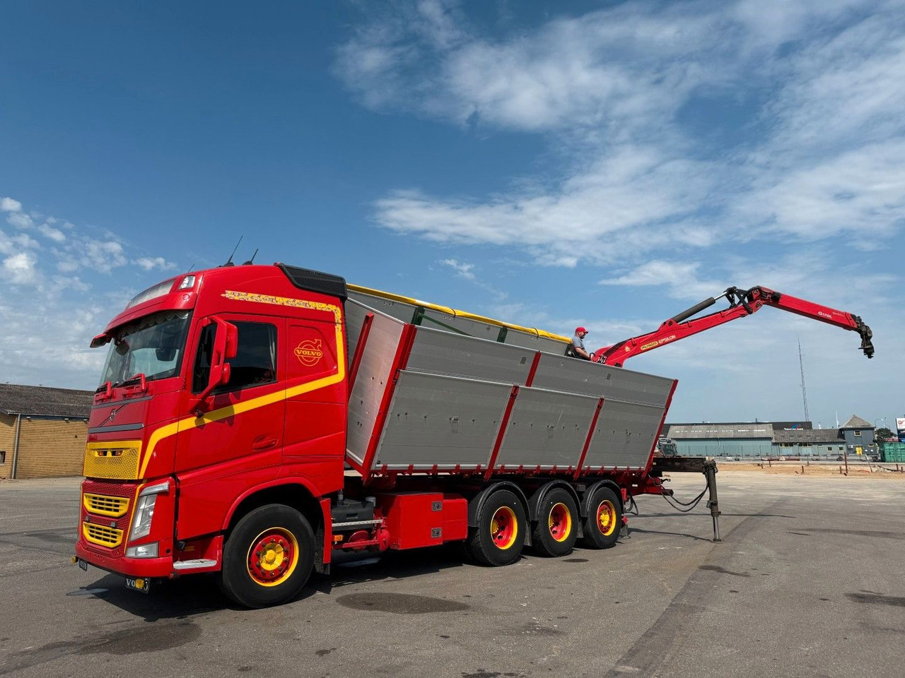 Volvo FH500 8x4*4 Tip / Palfinger Epsilon Q170L - Autokran: das Bild 1 Volvo FH500 8x4*4 Tip / Palfinger Epsilon Q170L - Autokran: das Bild 1