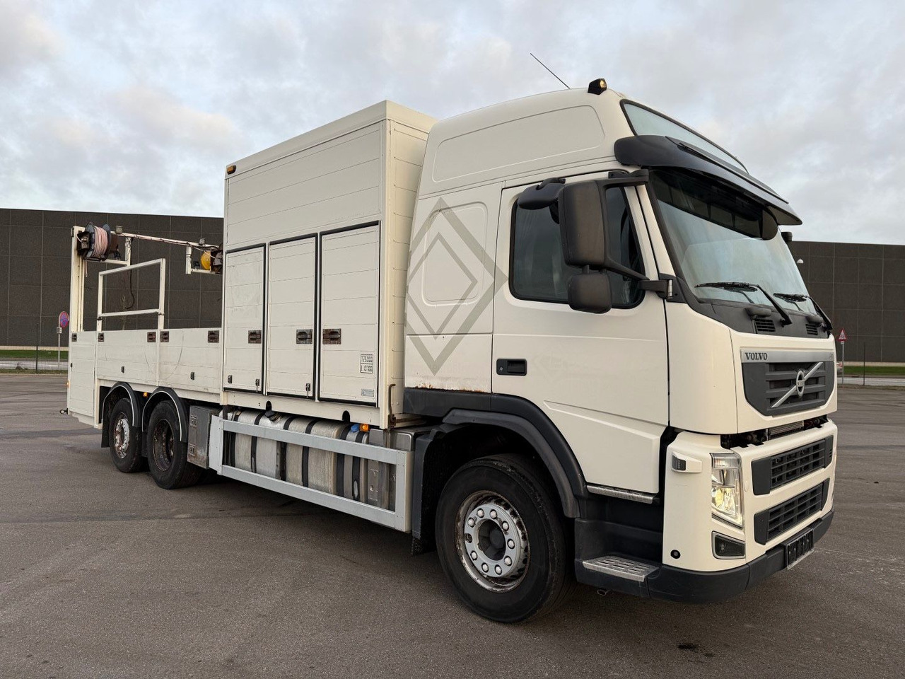Volvo FM 410 6x2 Euro 5 - Pritsche LKW: das Bild 2 Volvo FM 410 6x2 Euro 5 - Pritsche LKW: das Bild 2