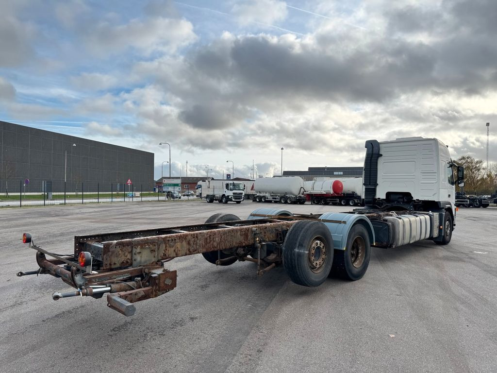 Volvo FM340 6x2 Globetrotter Chassis / Fahrgestell - Fahrgestell LKW: das Bild 3 Volvo FM340 6x2 Globetrotter Chassis / Fahrgestell - Fahrgestell LKW: das Bild 3