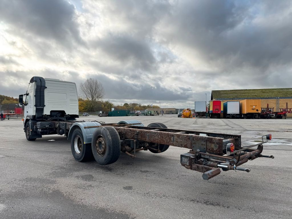 Volvo FM340 6x2 Globetrotter Chassis / Fahrgestell - Fahrgestell LKW: das Bild 4 Volvo FM340 6x2 Globetrotter Chassis / Fahrgestell - Fahrgestell LKW: das Bild 4