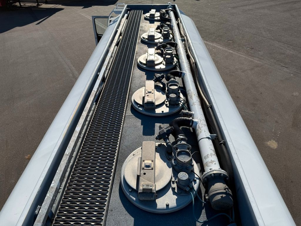 Volvo FM460 8x2*6 24.000 l. ADR Tank Volvo FM460 8x2*6 24.000 l. ADR Tanktruck - Tankwagen: das Bild 5 Volvo FM460 8x2*6 24.000 l. ADR Tank Volvo FM460 8x2*6 24.000 l. ADR Tanktruck - Tankwagen: das Bild 5