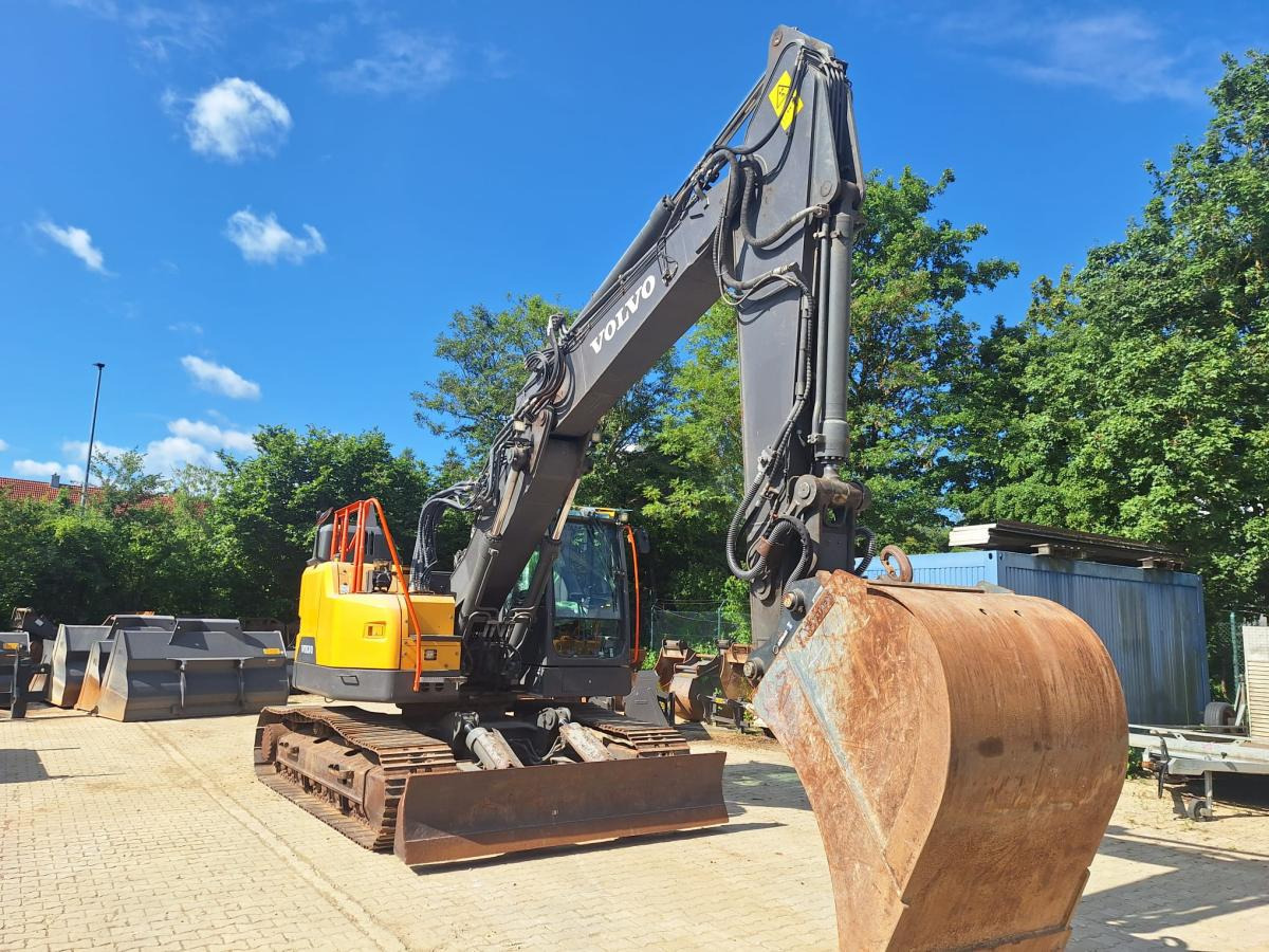 Volvo ECR235EL - Kettenbagger: das Bild 2 Volvo ECR235EL - Kettenbagger: das Bild 2