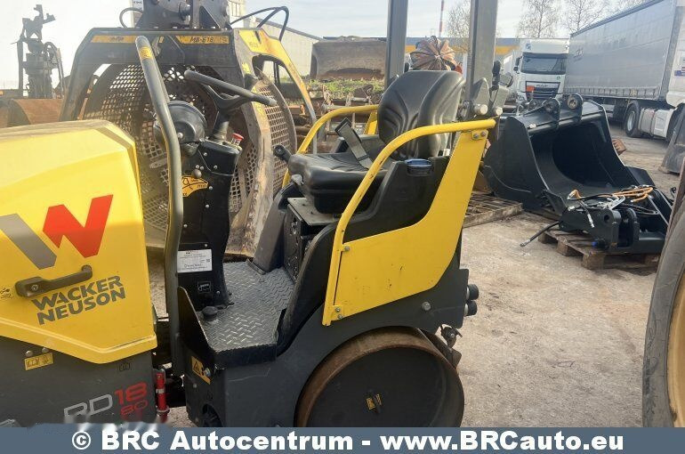 Wacker Neuson RD 18-80 hidraulic defect - Kleine Walze: das Bild 2 Wacker Neuson RD 18-80 hidraulic defect - Kleine Walze: das Bild 2