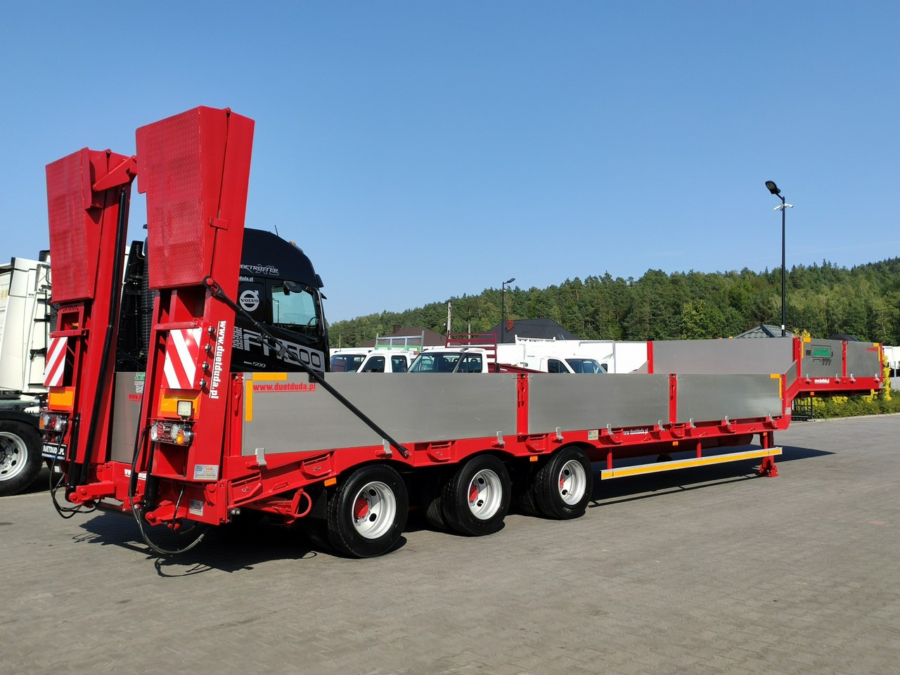 Bodex JANMIL Burtówka Laweta Niskopodłogowa Podczołgówka 3-Osie - Tieflader Auflieger: das Bild 4 Bodex JANMIL Burtówka Laweta Niskopodłogowa Podczołgówka 3-Osie - Tieflader Auflieger: das Bild 4