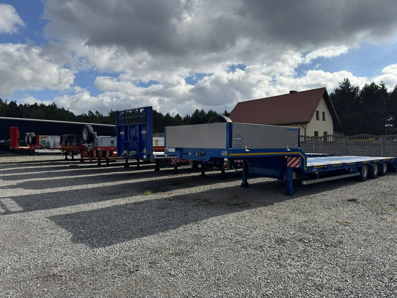 Bodex Poszerzana - Tieflader Auflieger: das Bild 2 Bodex Poszerzana - Tieflader Auflieger: das Bild 2
