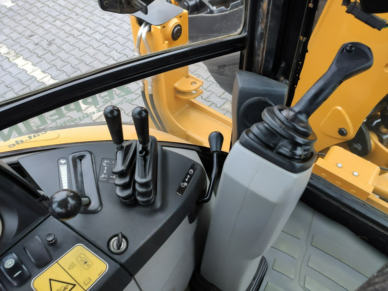 Caterpillar 444E Premier Sterowanie na Joystickach FULL OPCJA - Baggerlader: das Bild 5 Caterpillar 444E Premier Sterowanie na Joystickach FULL OPCJA - Baggerlader: das Bild 5