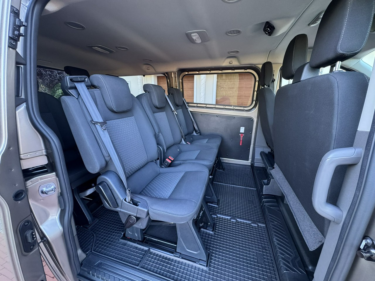 Personentransporter Ford Transit Custom: das Bild 33 Personentransporter Ford Transit Custom: das Bild 33