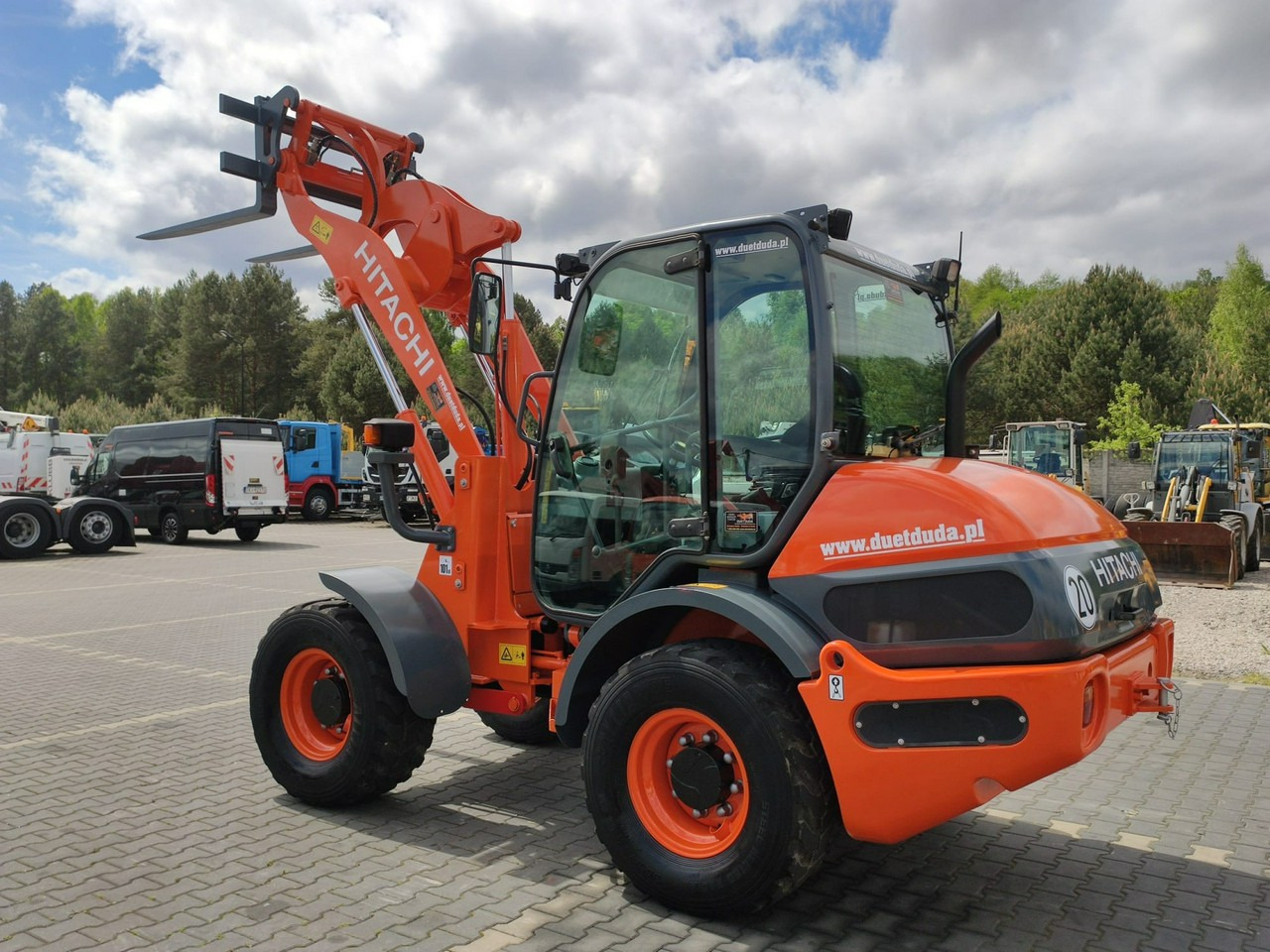 Hitachi ZW75 Wheel Loader Szybko-Złącze Widły Stan Bardzo Dobry - Radlader: das Bild 4 Hitachi ZW75 Wheel Loader Szybko-Złącze Widły Stan Bardzo Dobry - Radlader: das Bild 4