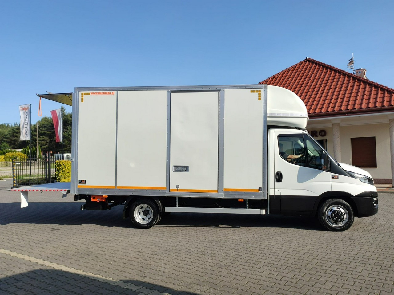 Iveco Daily 35C14 - Koffer Transporter: das Bild 2 Iveco Daily 35C14 - Koffer Transporter: das Bild 2