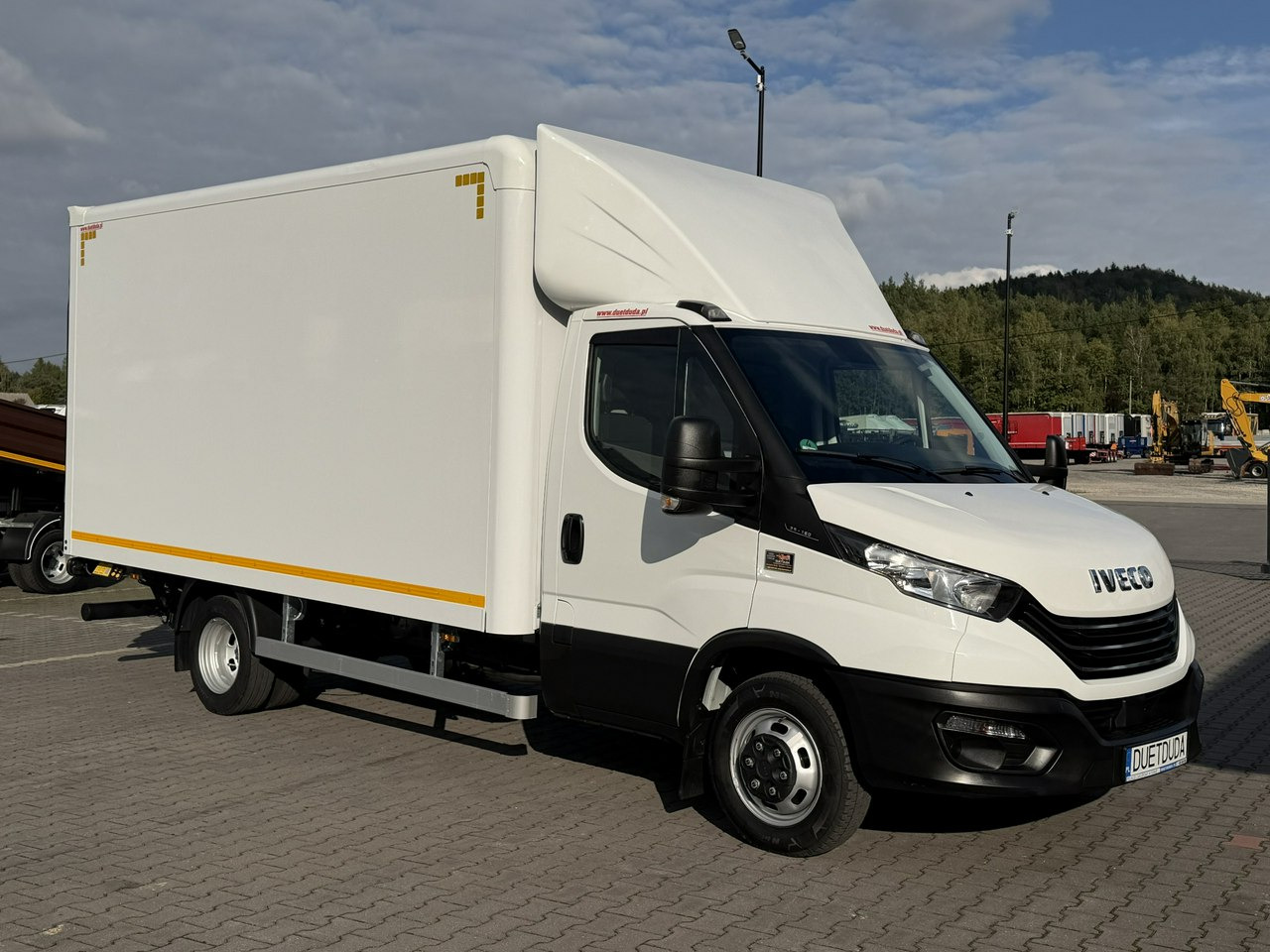 Iveco Daily 35C16 V - Koffer Transporter: das Bild 2 Iveco Daily 35C16 V - Koffer Transporter: das Bild 2