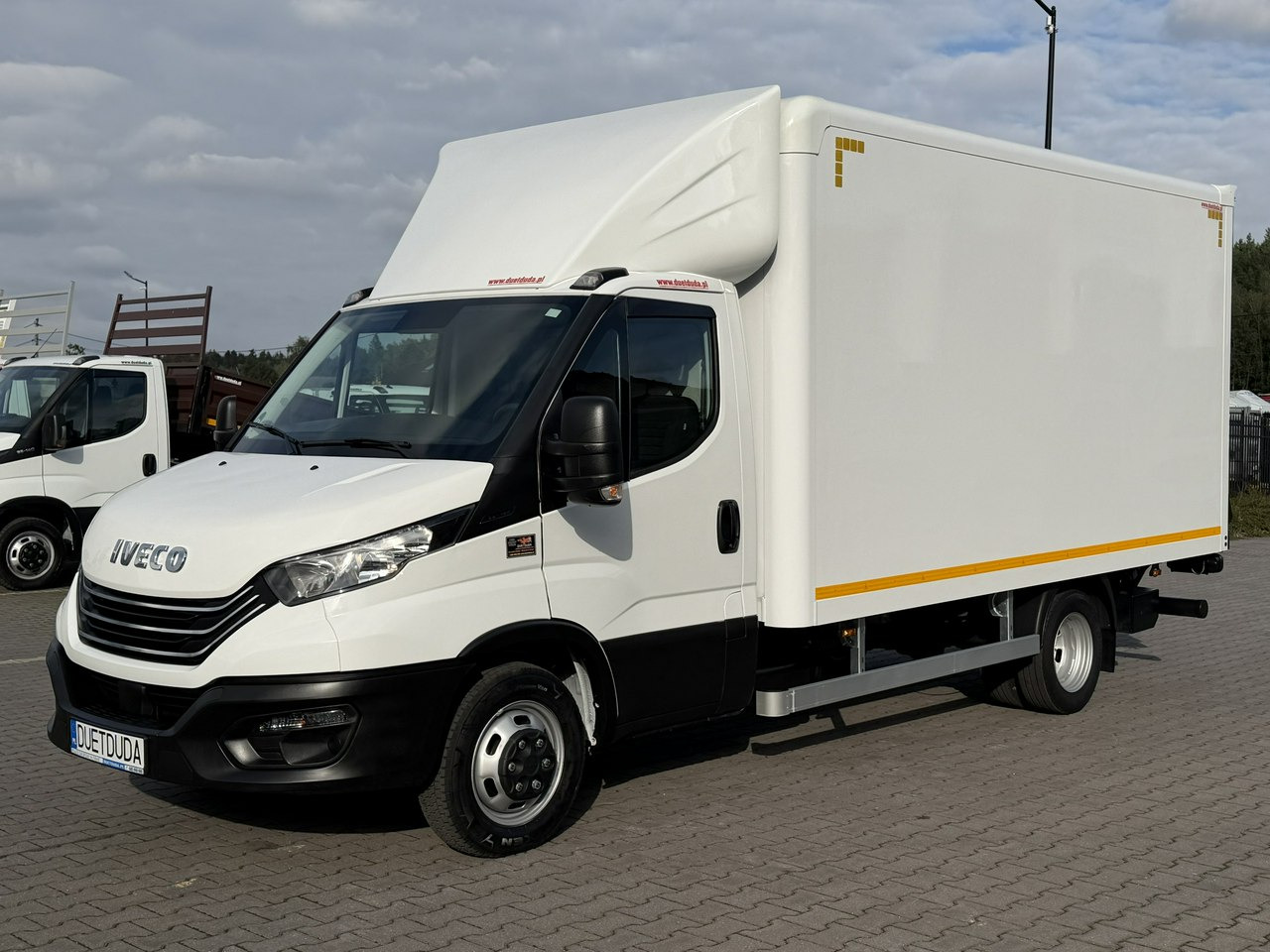 Iveco Daily 35C16 V - Koffer Transporter: das Bild 3 Iveco Daily 35C16 V - Koffer Transporter: das Bild 3