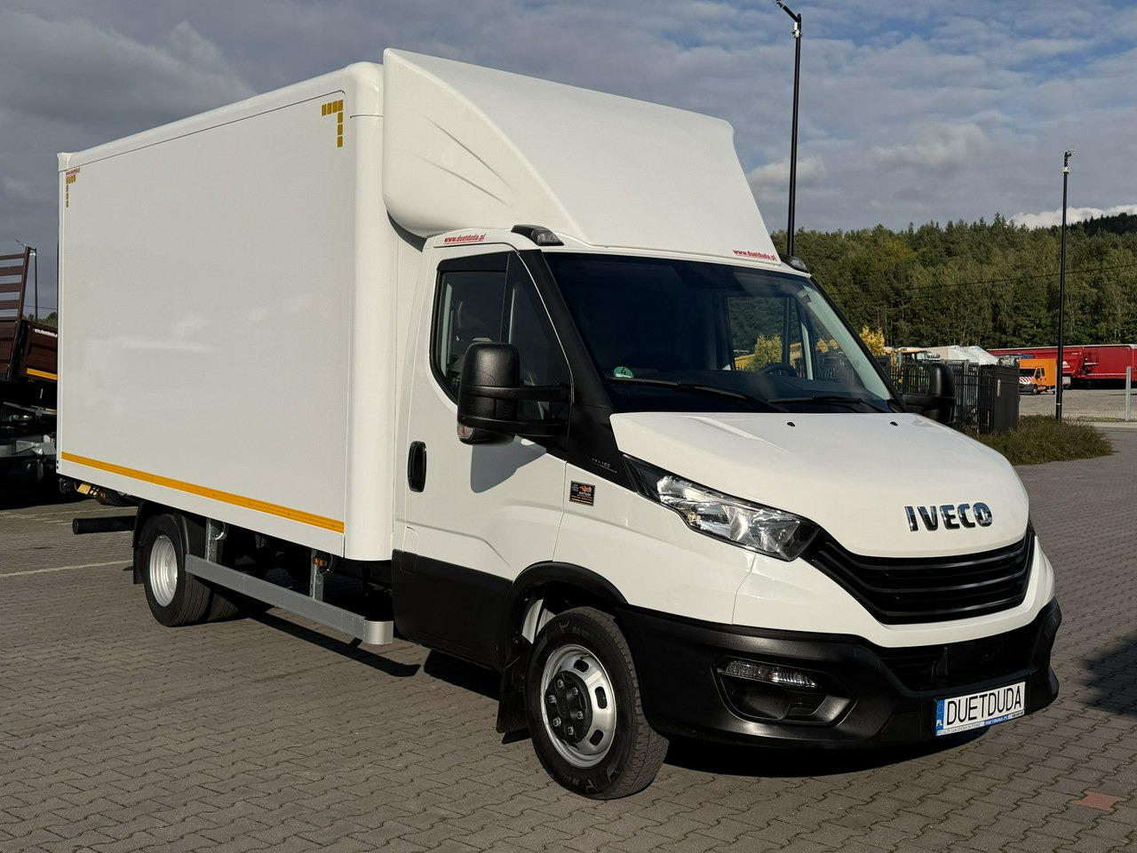 Iveco Daily 35C16 V - Koffer Transporter: das Bild 4 Iveco Daily 35C16 V - Koffer Transporter: das Bild 4