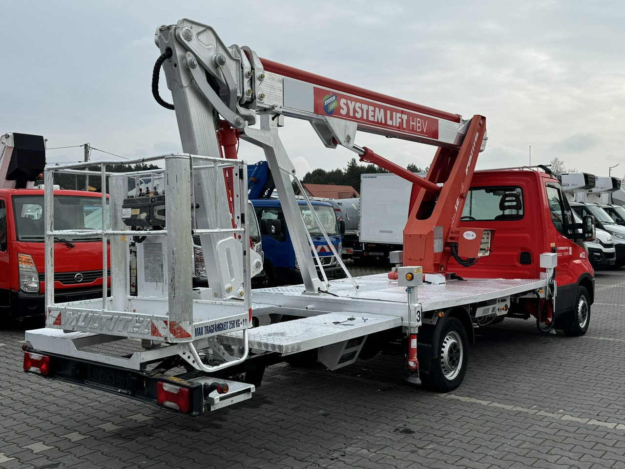 Iveco Daily 35S12 - LKW mit Arbeitsbühne: das Bild 3 Iveco Daily 35S12 - LKW mit Arbeitsbühne: das Bild 3