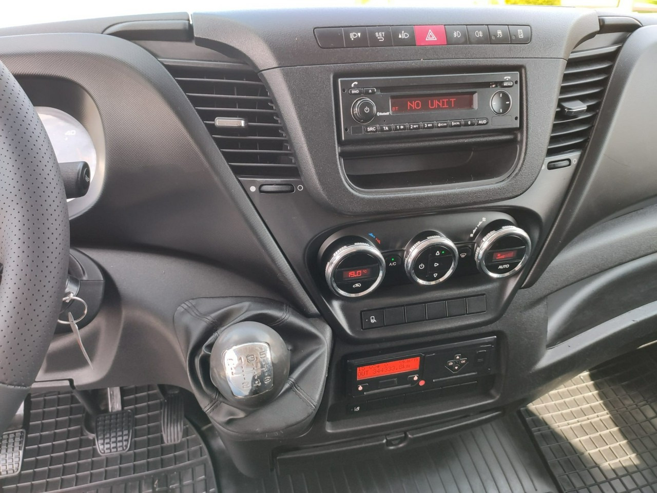 Koffer Transporter Iveco Daily 50C15 V: das Bild 22 Koffer Transporter Iveco Daily 50C15 V: das Bild 22