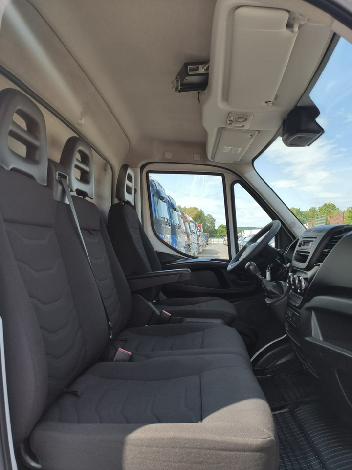 Koffer Transporter Iveco Daily 50C15 V: das Bild 18 Koffer Transporter Iveco Daily 50C15 V: das Bild 18