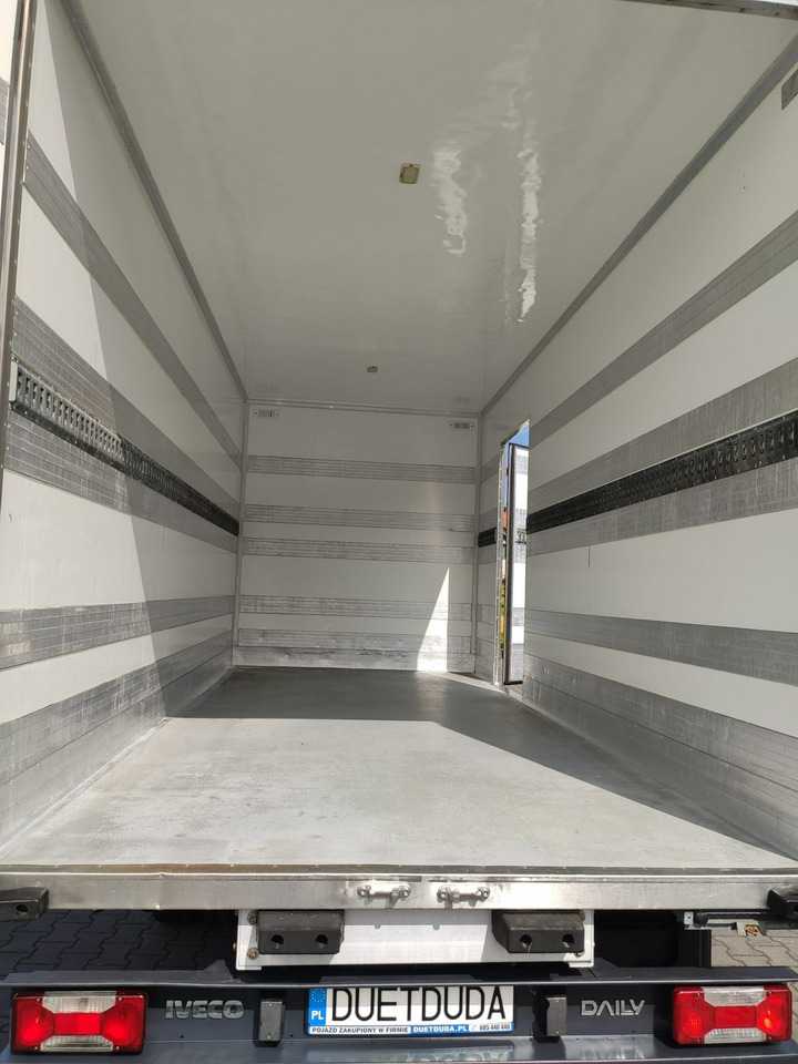 Koffer Transporter Iveco Daily 50C15 V: das Bild 29 Koffer Transporter Iveco Daily 50C15 V: das Bild 29