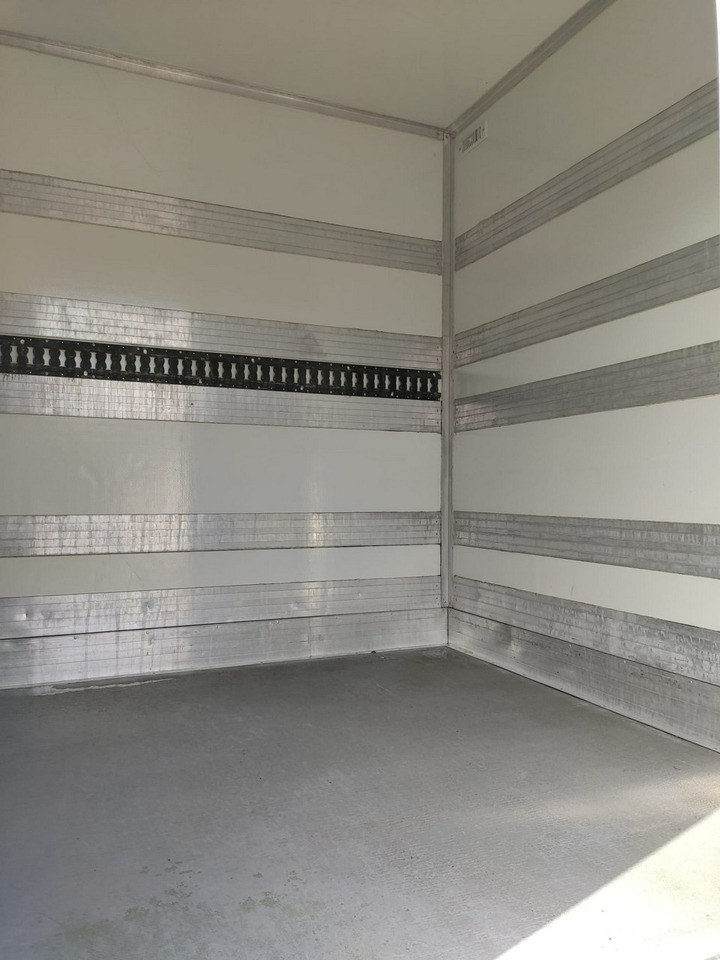 Koffer Transporter Iveco Daily 50C15 V: das Bild 31 Koffer Transporter Iveco Daily 50C15 V: das Bild 31