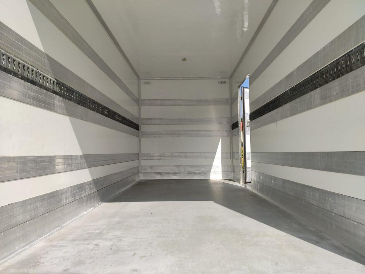 Koffer Transporter Iveco Daily 50C15 V: das Bild 30 Koffer Transporter Iveco Daily 50C15 V: das Bild 30