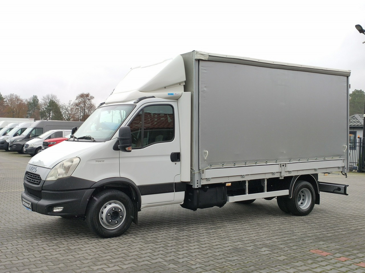 Iveco Daily 70C18 V H - Planen Transporter: das Bild 2 Iveco Daily 70C18 V H - Planen Transporter: das Bild 2