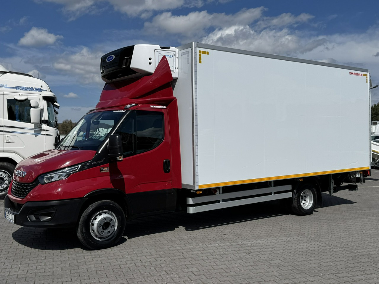 Iveco Daily 72C21 Mroźnia HI-MATIC Ściana Grodziowa Multitemperatura - Kühltransporter: das Bild 3 Iveco Daily 72C21 Mroźnia HI-MATIC Ściana Grodziowa Multitemperatura - Kühltransporter: das Bild 3