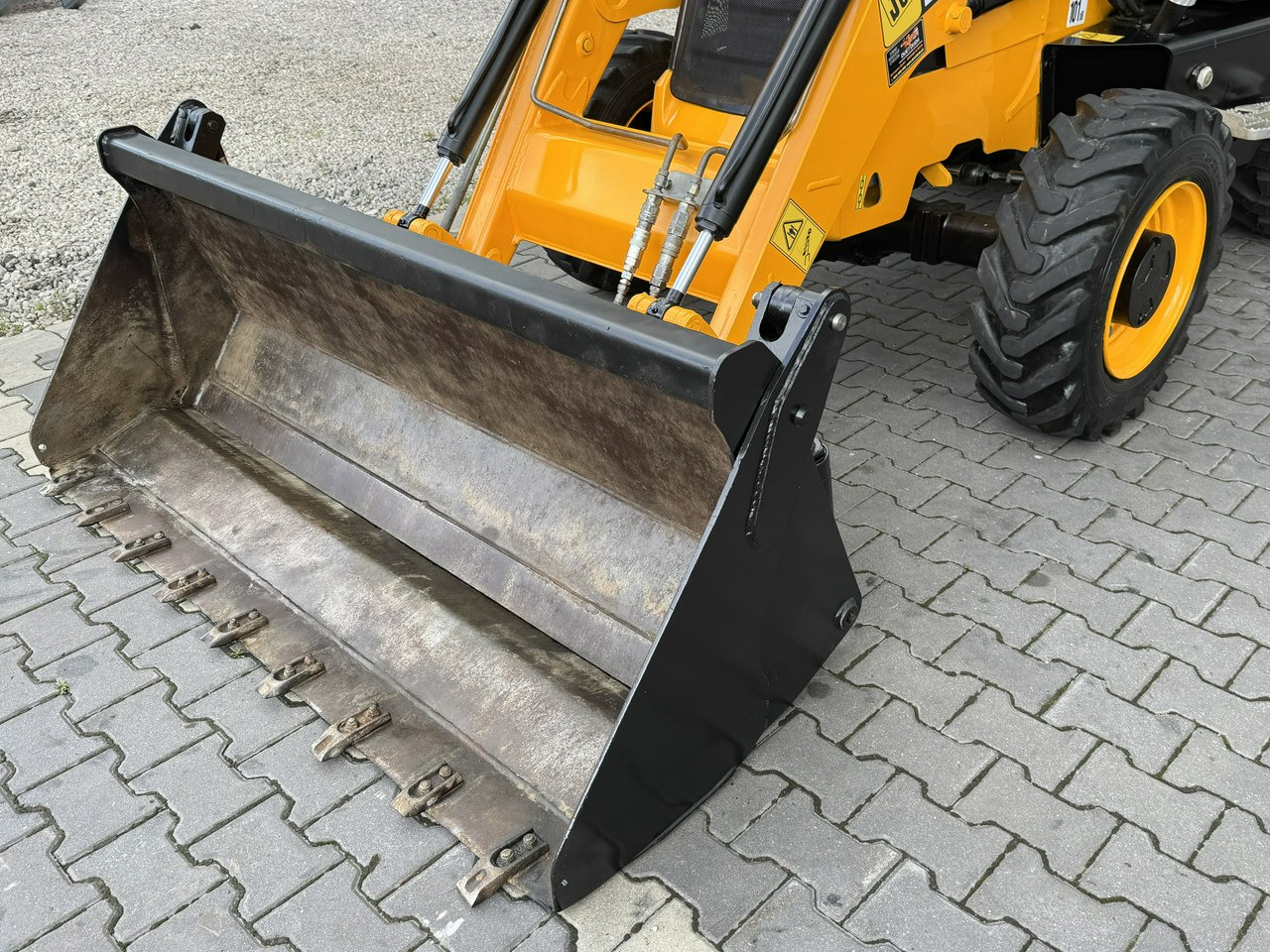 JCB MIDI CX Szybkozłącze Nowe Opony bez luzów i wycieków Super Stan - Baggerlader: das Bild 2 JCB MIDI CX Szybkozłącze Nowe Opony bez luzów i wycieków Super Stan - Baggerlader: das Bild 2