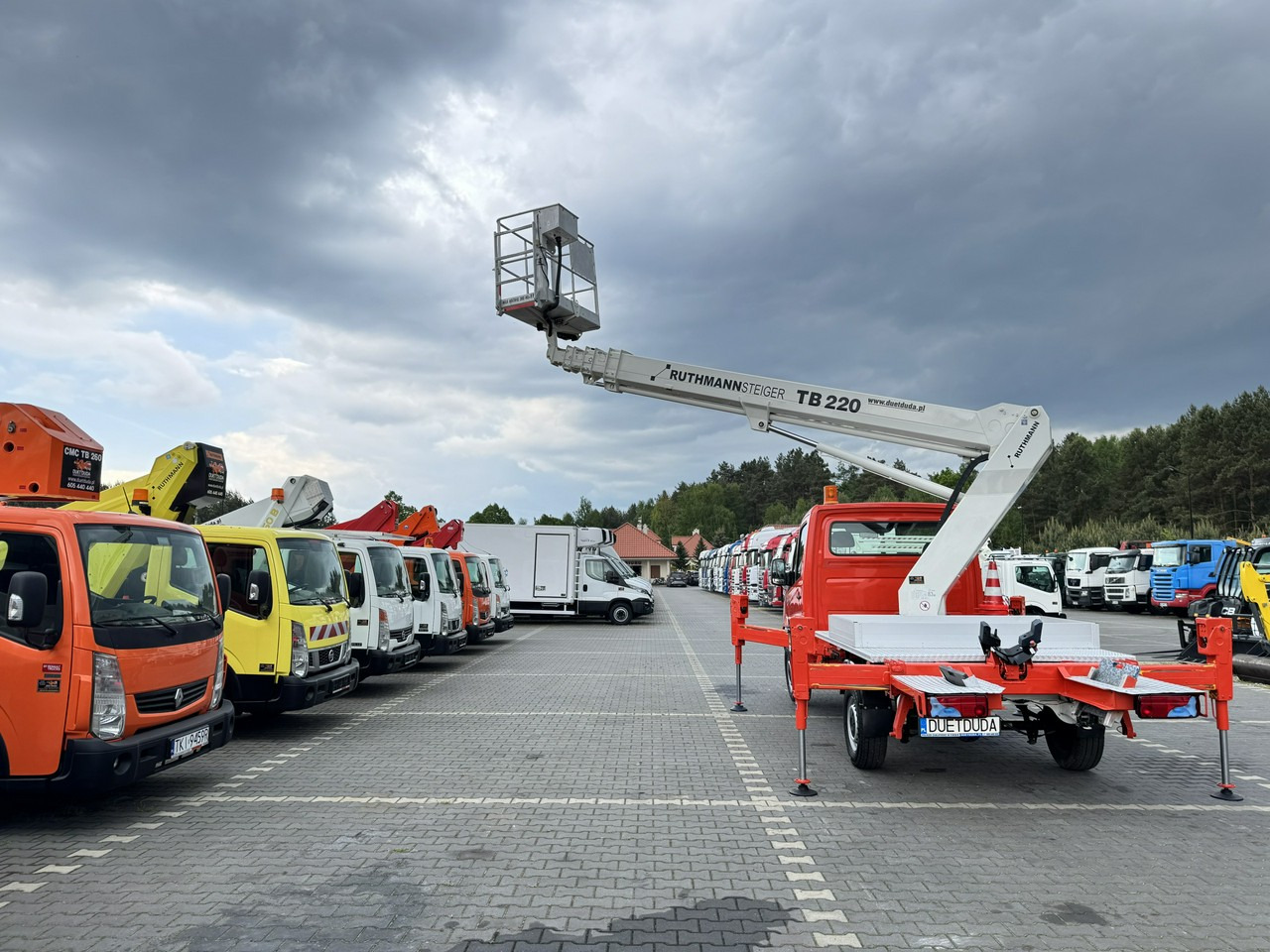 Mercedes Sprinter - LKW mit Arbeitsbühne: das Bild 4 Mercedes Sprinter - LKW mit Arbeitsbühne: das Bild 4